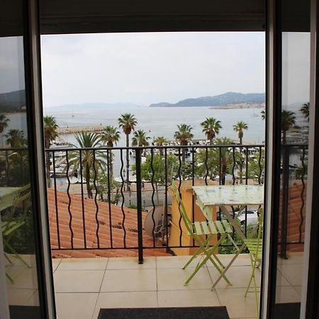 شقة T2 Coquet Le Lavandou Plein Centre Vue Mer Exceptionnelle. المظهر الخارجي الصورة